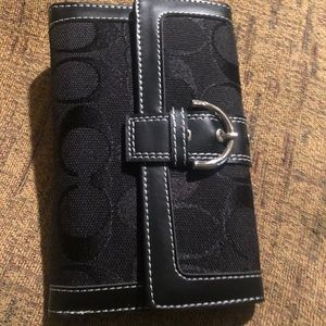 Coach wallet, brand new never used!